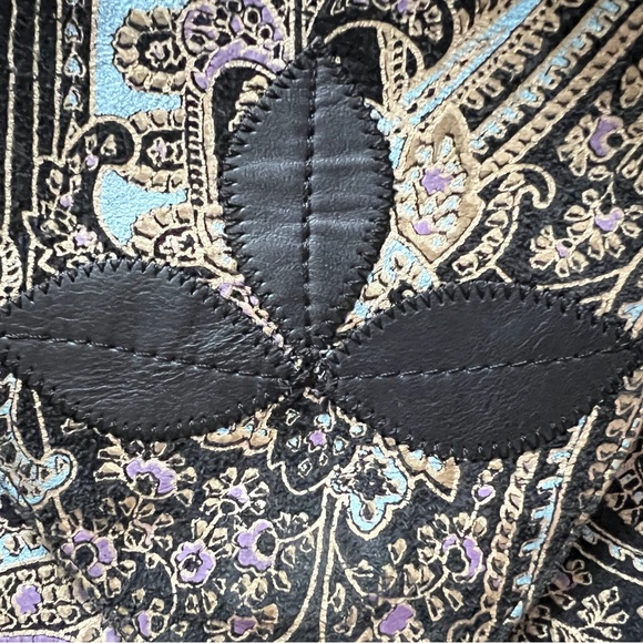 Leather crossbody bag - Picture 4 of 4